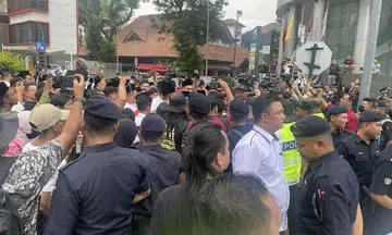 Joke about MH370 by comedian sparks protest outside US embassy in KL