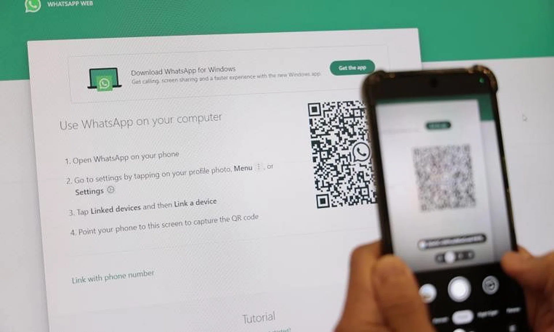 Scammers will first gain control of WhatsApp accounts after users click unverified URLs while searching for the WhatsApp Web webpage.