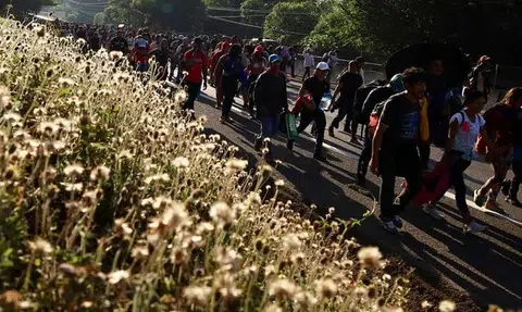 Migrant caravan spends Christmas on the road before heading to US border