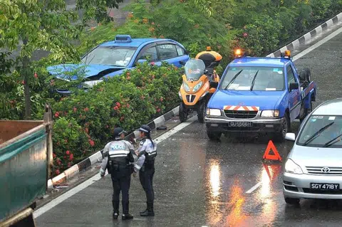 Cabby hurt in five-vehicle pile-up at West Coast highway