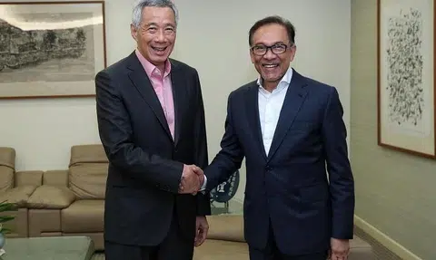 PM Lee invites M'sia PM Anwar to visit S'pore soon