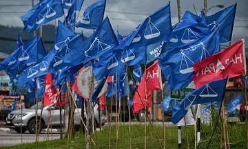 Rivals PH and Umno join hands in Perak and Pahang state governments