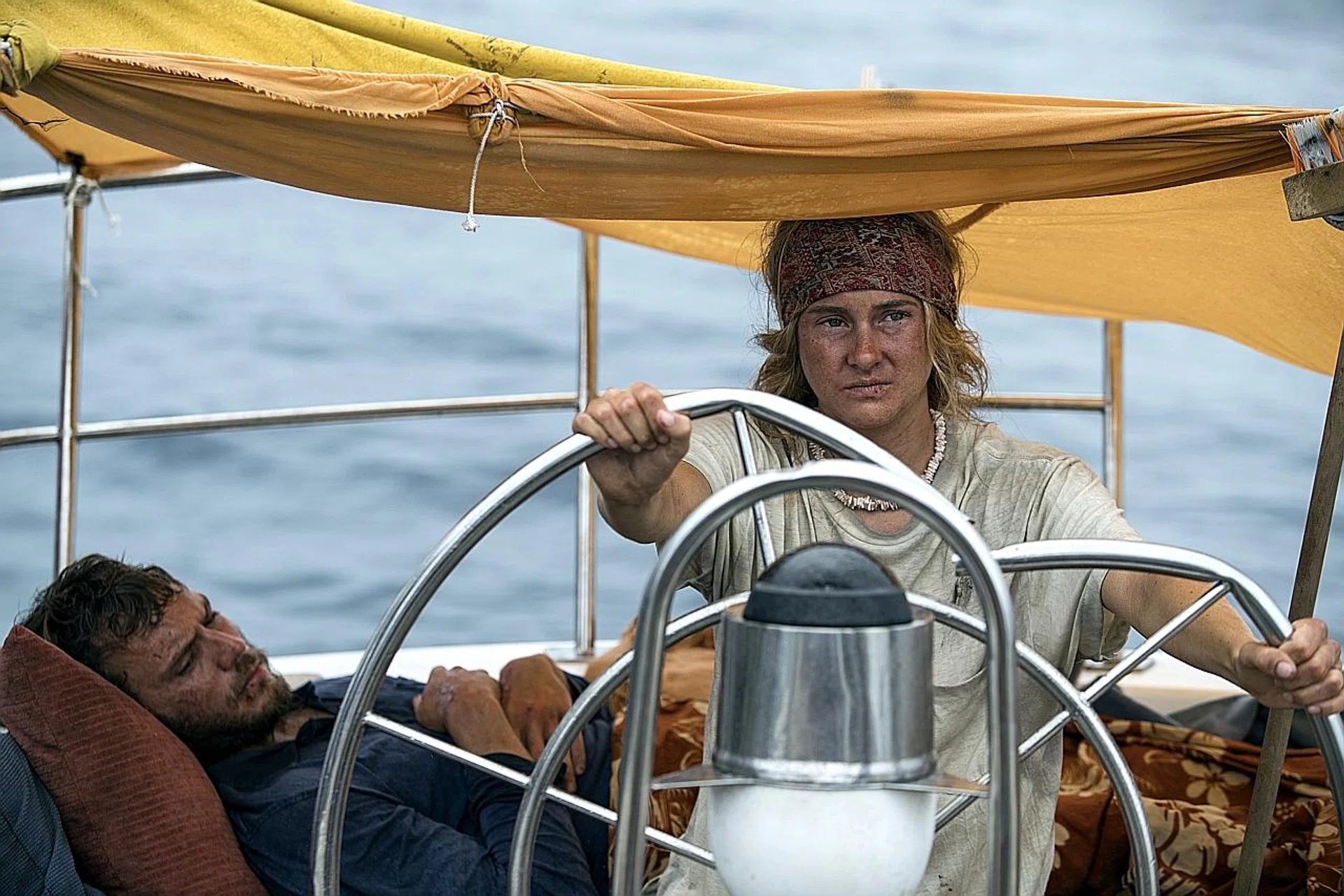 Shailene Woodley and Sam Claflin. They play Tami Oldham Ashcraft and Richard Sharp in Adrift (above).