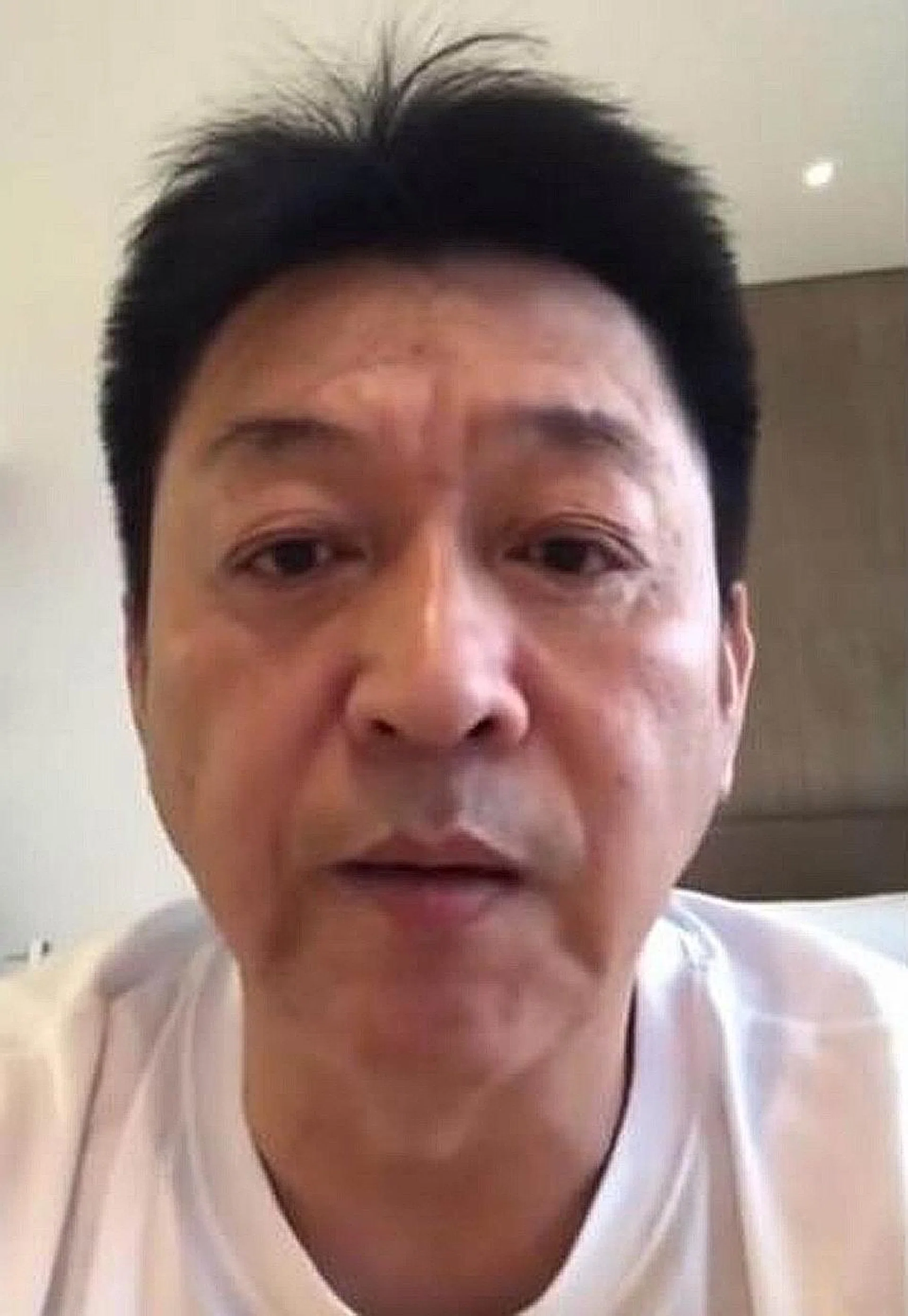 Taiwanese actor Tuo Chung-hua recorded two apology videos on Saturday. 