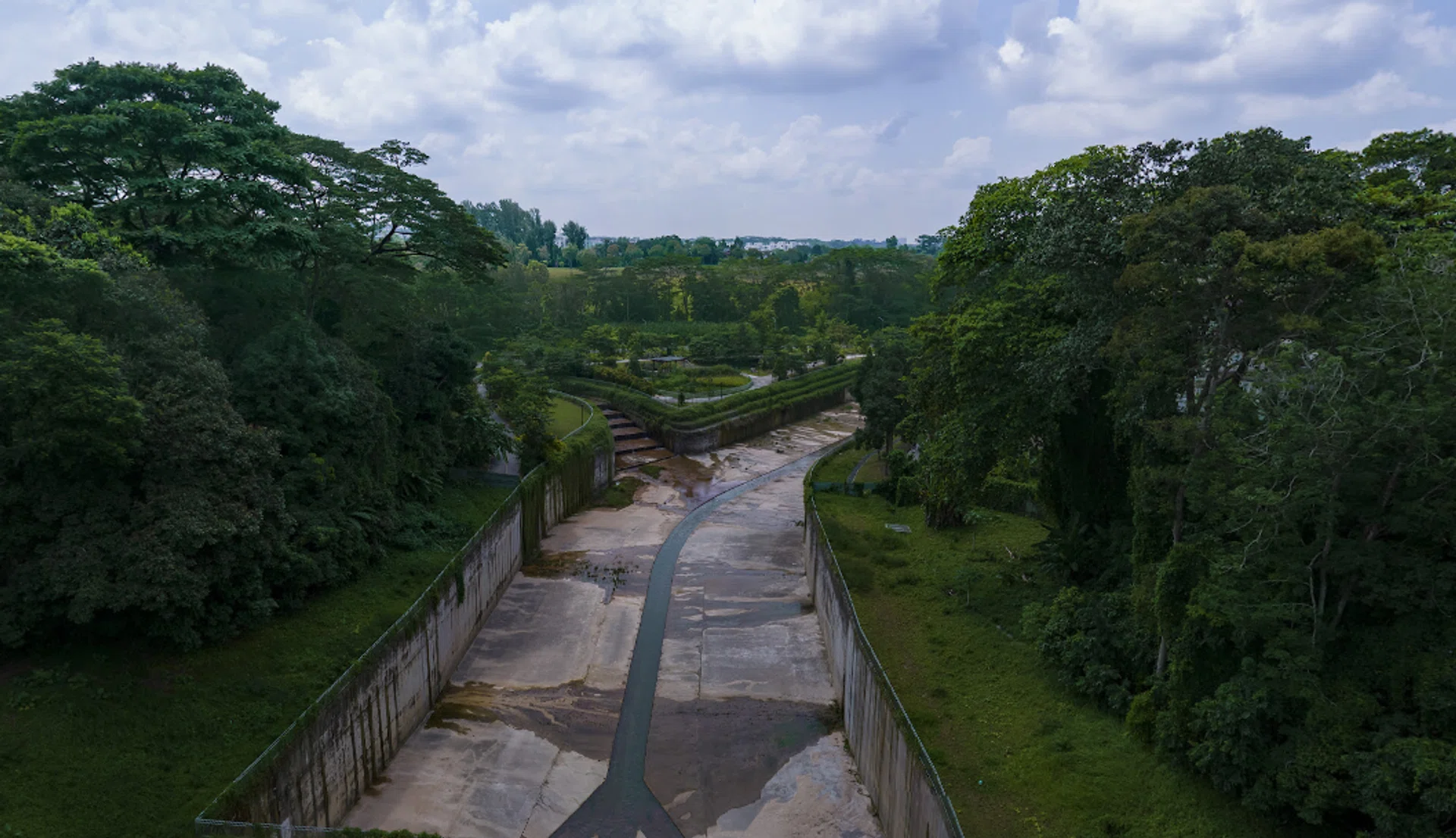 The sections of Bukit Timah Road and Dunearn Road will be closed to remove a pedestrian overhead bridge, to support drainage upgrading works along Bukit Timah Canal.