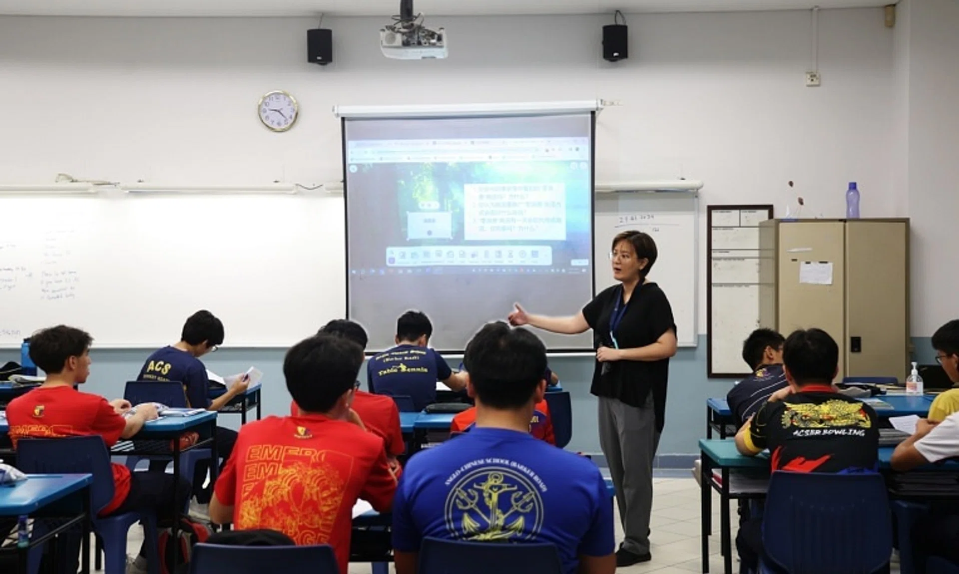 Under the current system, pupils must do well in all four PSLE subjects to qualify to take higher mother tongue languages in Secondary 1. 