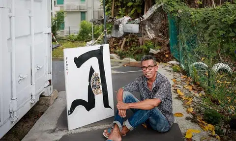 Artists reinvent batik and Chinese ink traditions