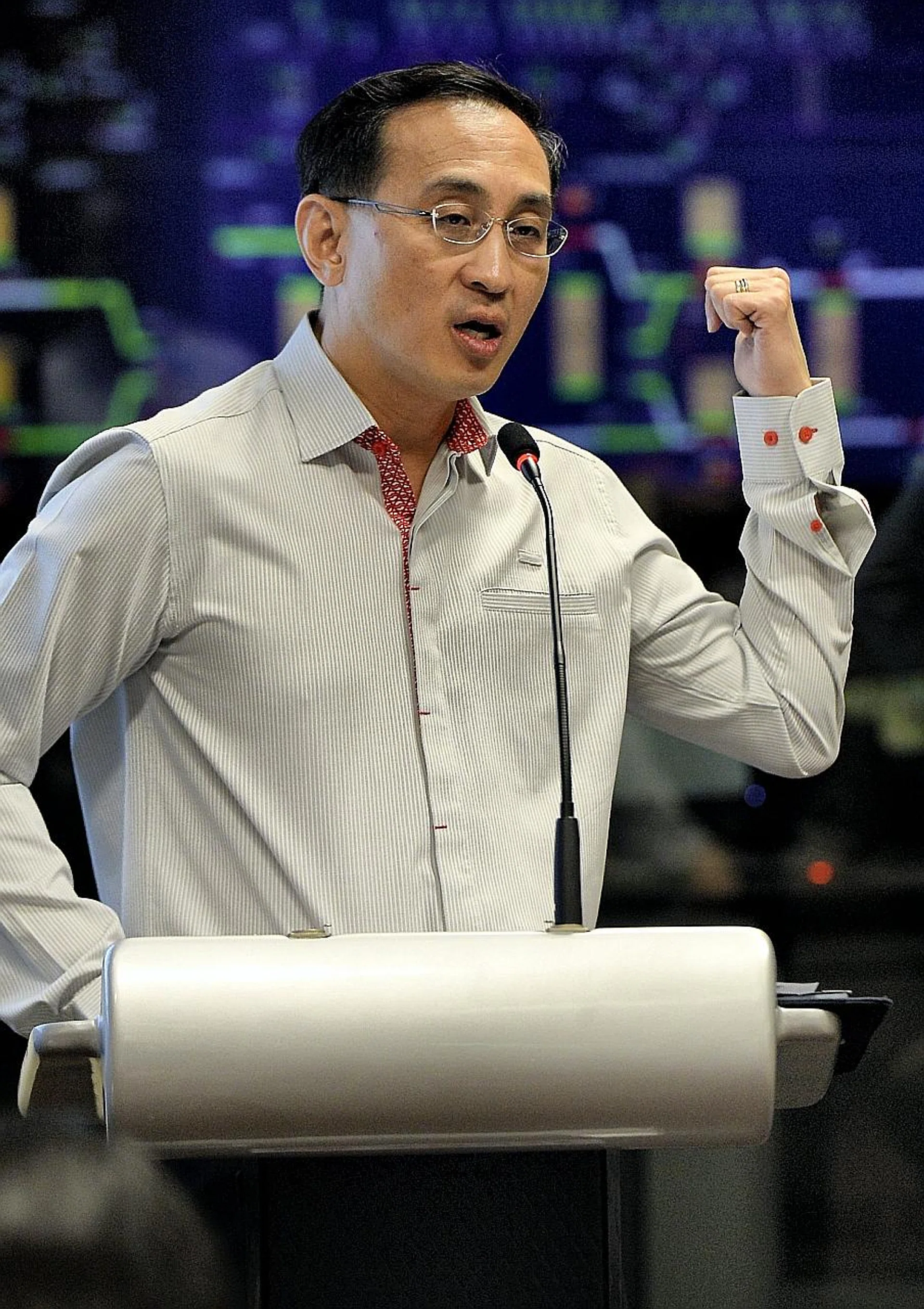Mr Desmond Kuek (above) will be replaced by Mr Neo Kian Hong as SMRT chief executive on Aug 1.