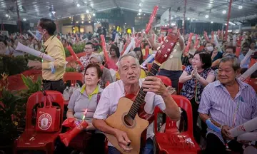 Yew Tee residents gather to see Lawrence Wong sworn in as PM