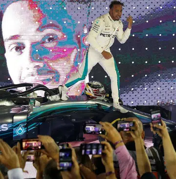 Hamilton reigns supreme at Marina Bay