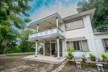 Green Bus Company owners selling Dunearn Road bungalow for $60 million