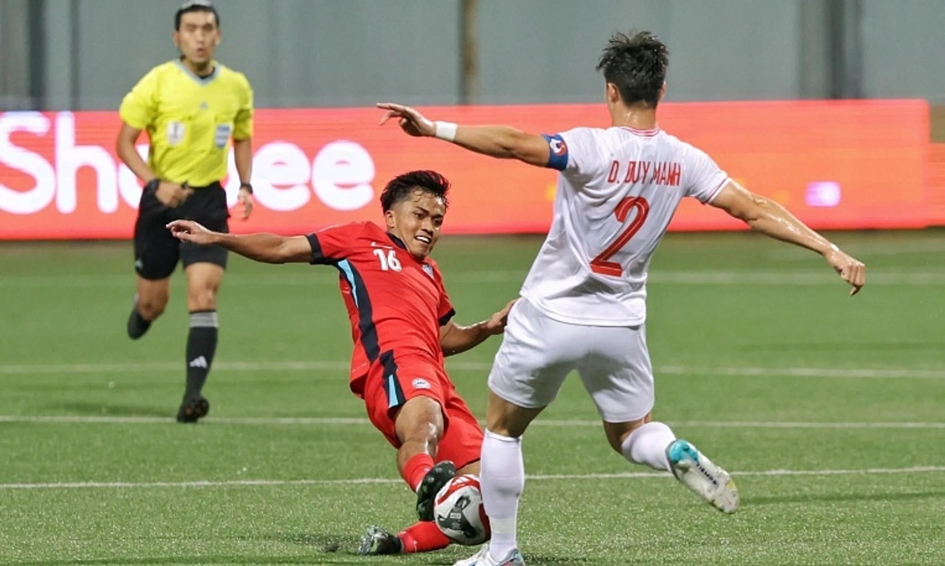 Singapore midfielder Hami Syahin (left) believes the Lions can turn around a 2-0 deficit against Vietnam in the Asean Cup semi-finals.