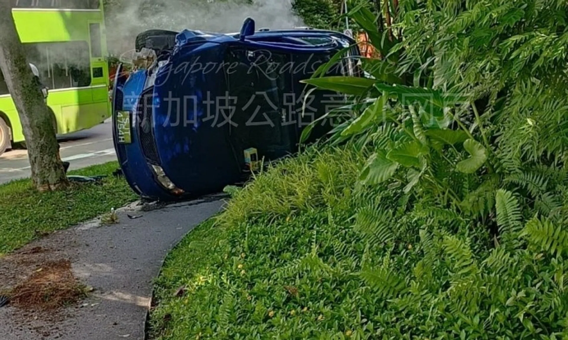 When the police arrived, the car driver was no longer at the scene. 