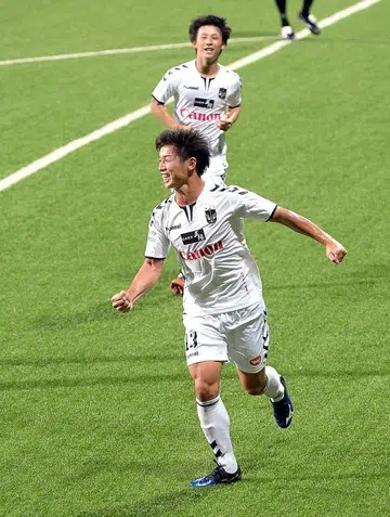 Four-goal Kawata sinks Young Lions