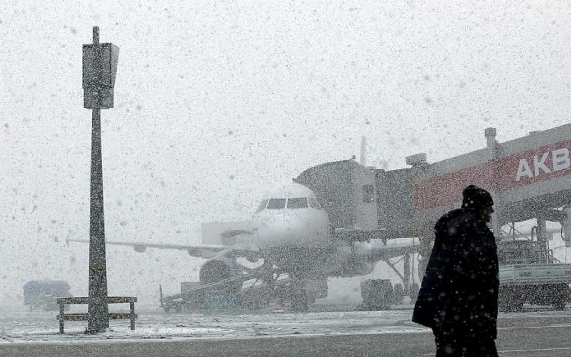 HEAVY SNOW: Flights out of Turkey from Ataturk International Airport in Istanbul were delayed due to the weather on New Year's Eve.
