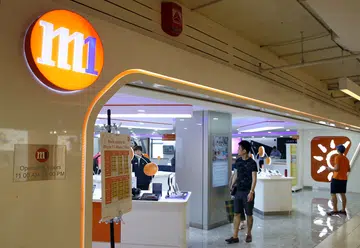 M1's three largest shareholders reviewing stakes