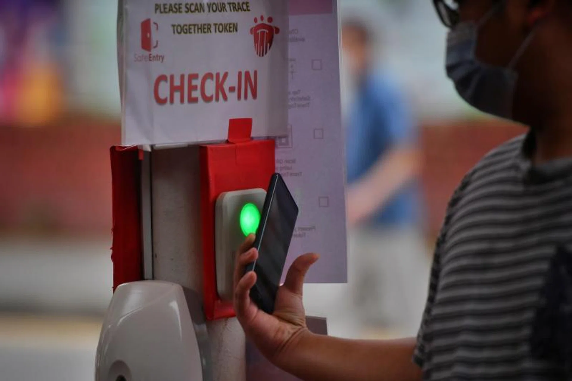 Some venues still maintain VDS, and would need you to check in with the TraceTogether app or token when you enter.