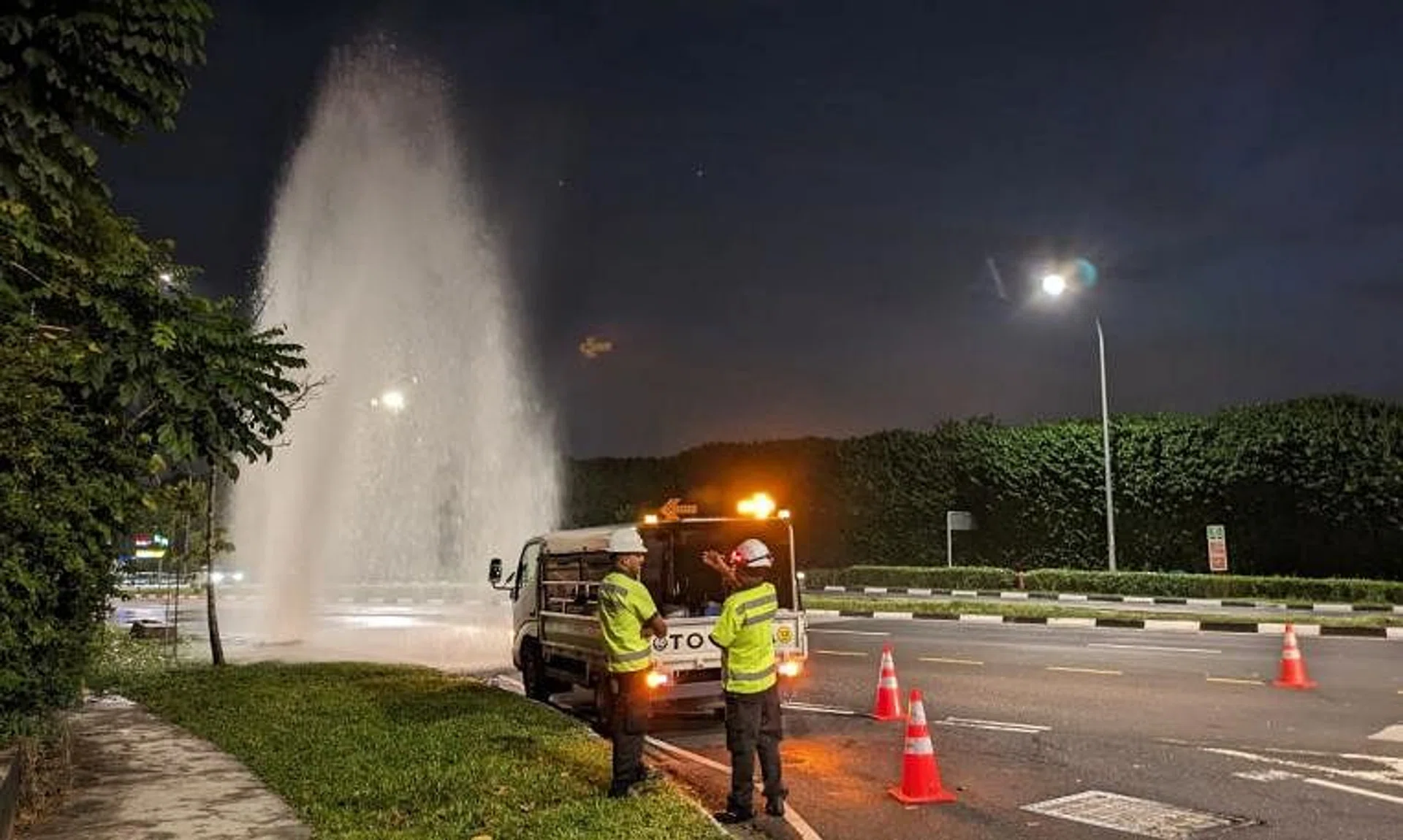A burst pipe along Upper Thomson Road sent a huge fountain of water into the air on March 12.