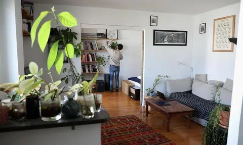 Parisians get ready to leave city with rental cash in pocket