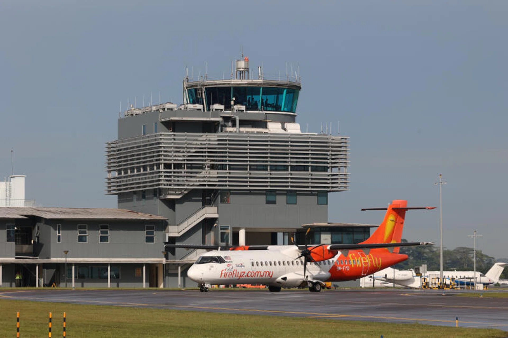 Firefly will operate four flights daily for a start - two flights in each direction between Singapore and Kuala Lumpur.