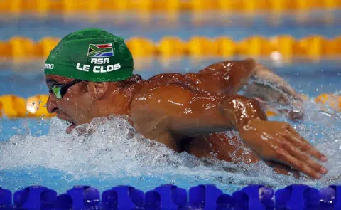Call me Phelps, says le Clos after 200m fly treble