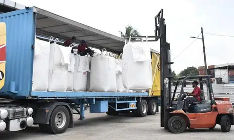 18 tonnes of rice from S'pore seized at Johor checkpoint
