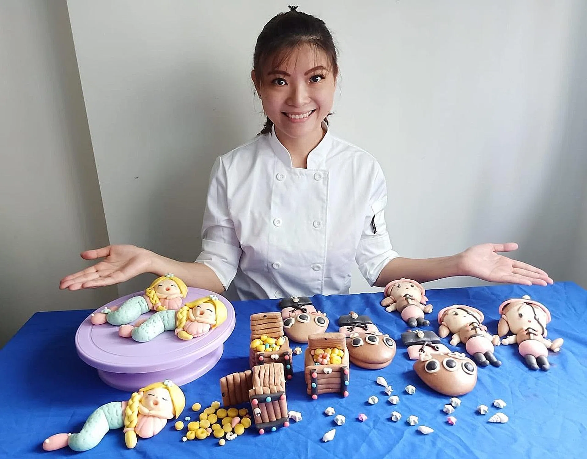 Ms Ong Simin with her award-winning Mermaid Mantou. She was awarded the gold medal in the steamed bread category at the Netherlands International Chef Challenge last year. 