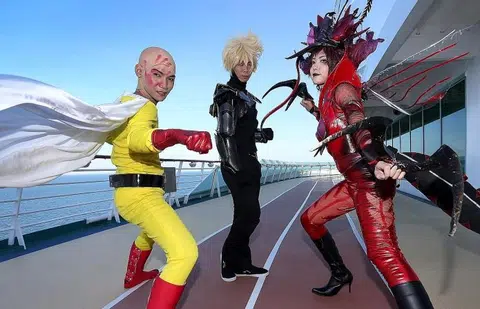 Cosplay convention goes to sea
