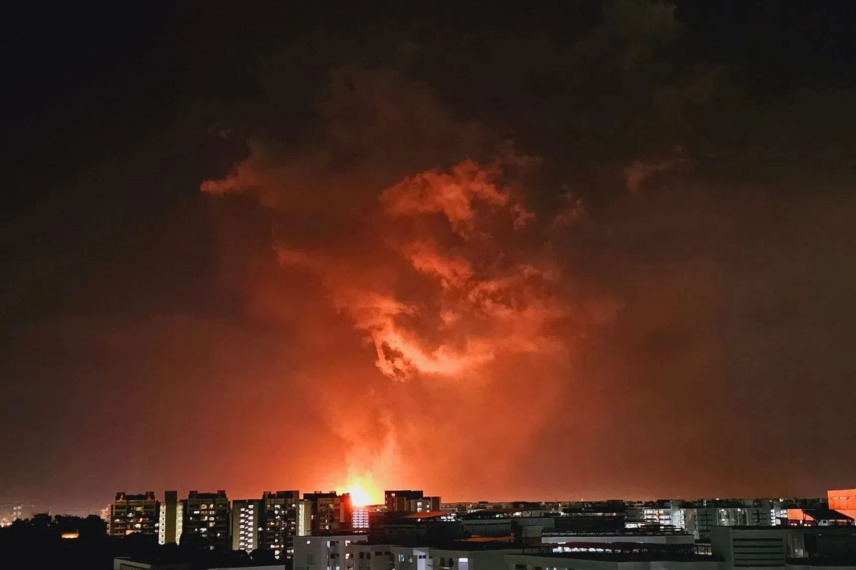 Orange flare in S'pore night sky on Oct 15 due to flaring at JB chemical plant: NEA