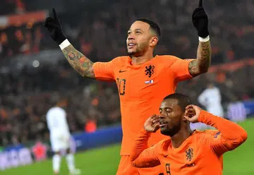 Holland praised by Koeman after crushing France