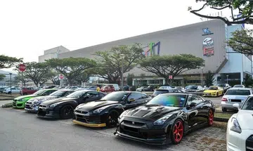 Leisure Park Kallang carpark is supercar hotspot