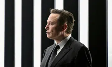Elon Musk tests limits of corporate governance by having twins with executive in one of his companies