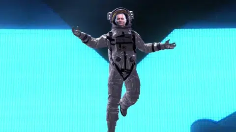 Johnny Depp makes surprise appearance at MTV's Video Music Awards