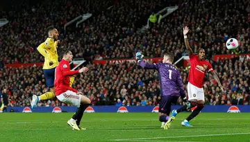 Solskjaer urges Man United to learn from clinical Aubameyang