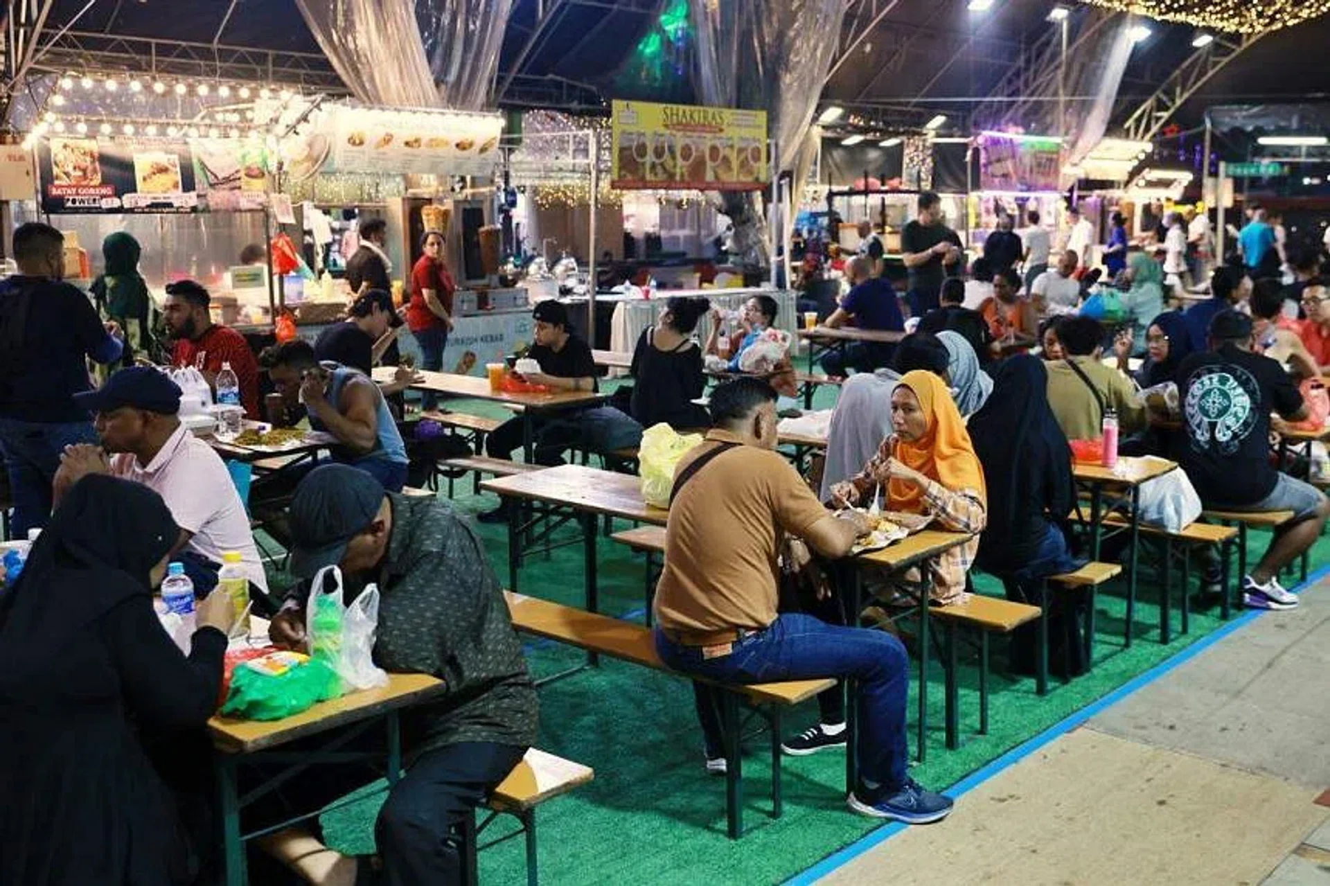 This year’s bazaar began on March 17 to coincide with the Hari Raya light-up in Geylang Serai, and will run until April 21. 