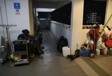 Jurong residents accuse man of pouring urine in corridor, on laundry