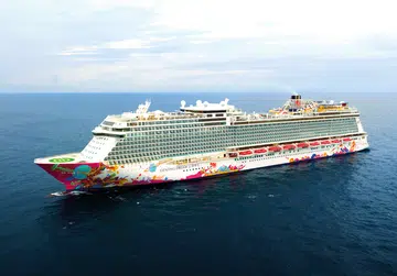 Cruise passengers left in the lurch on Good Friday