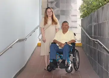 Off-duty nurse saves man's life with CPR