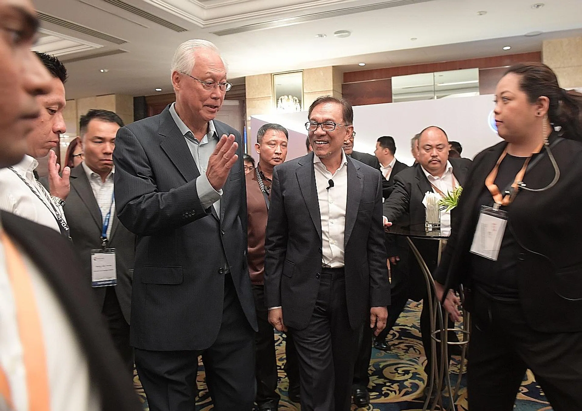 Mr Goh Chok Tong with Malaysian ruling coalition leader Anwar Ibrahim. 