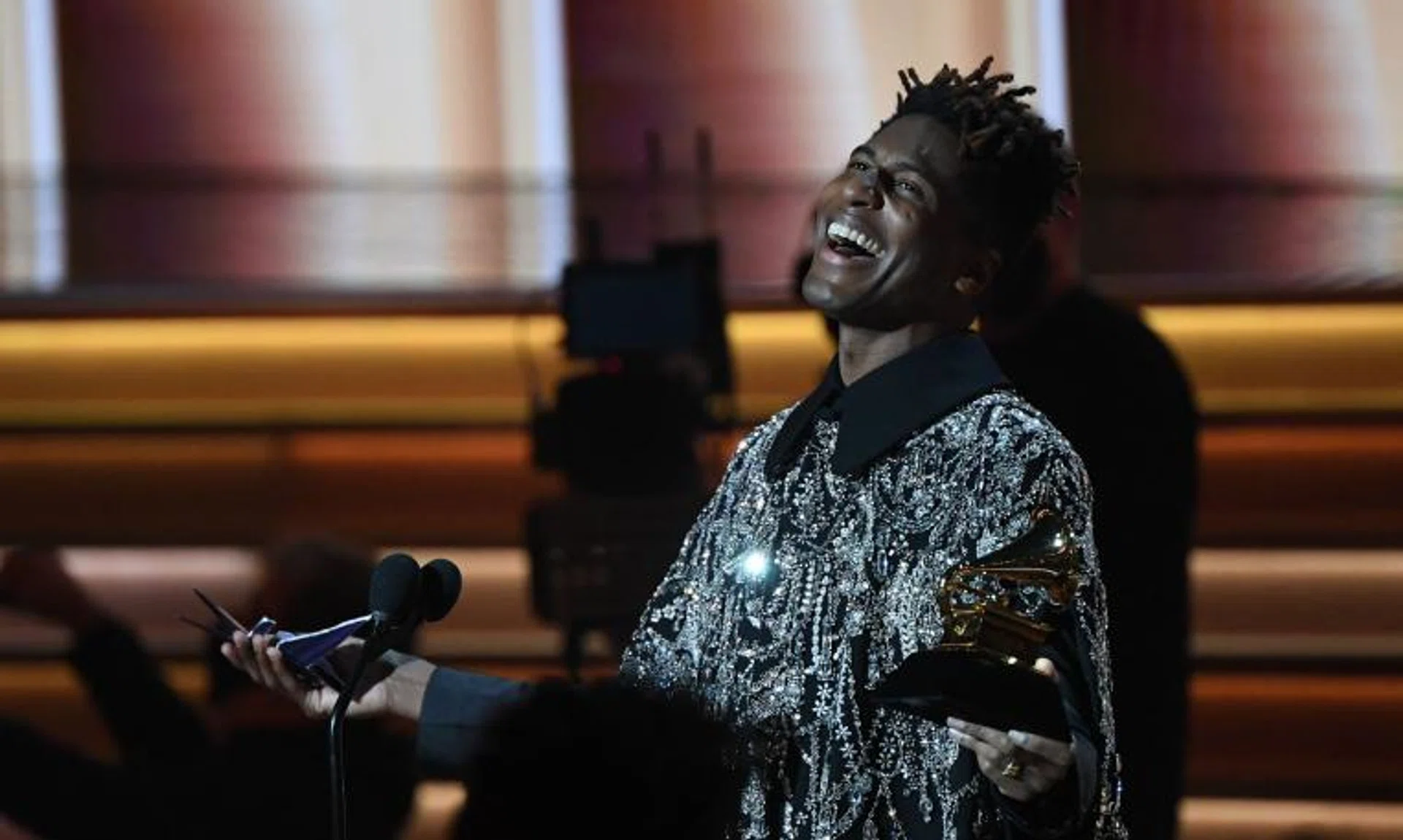 The 35-year-old cleaned up with five awards, the most of any artiste this year.