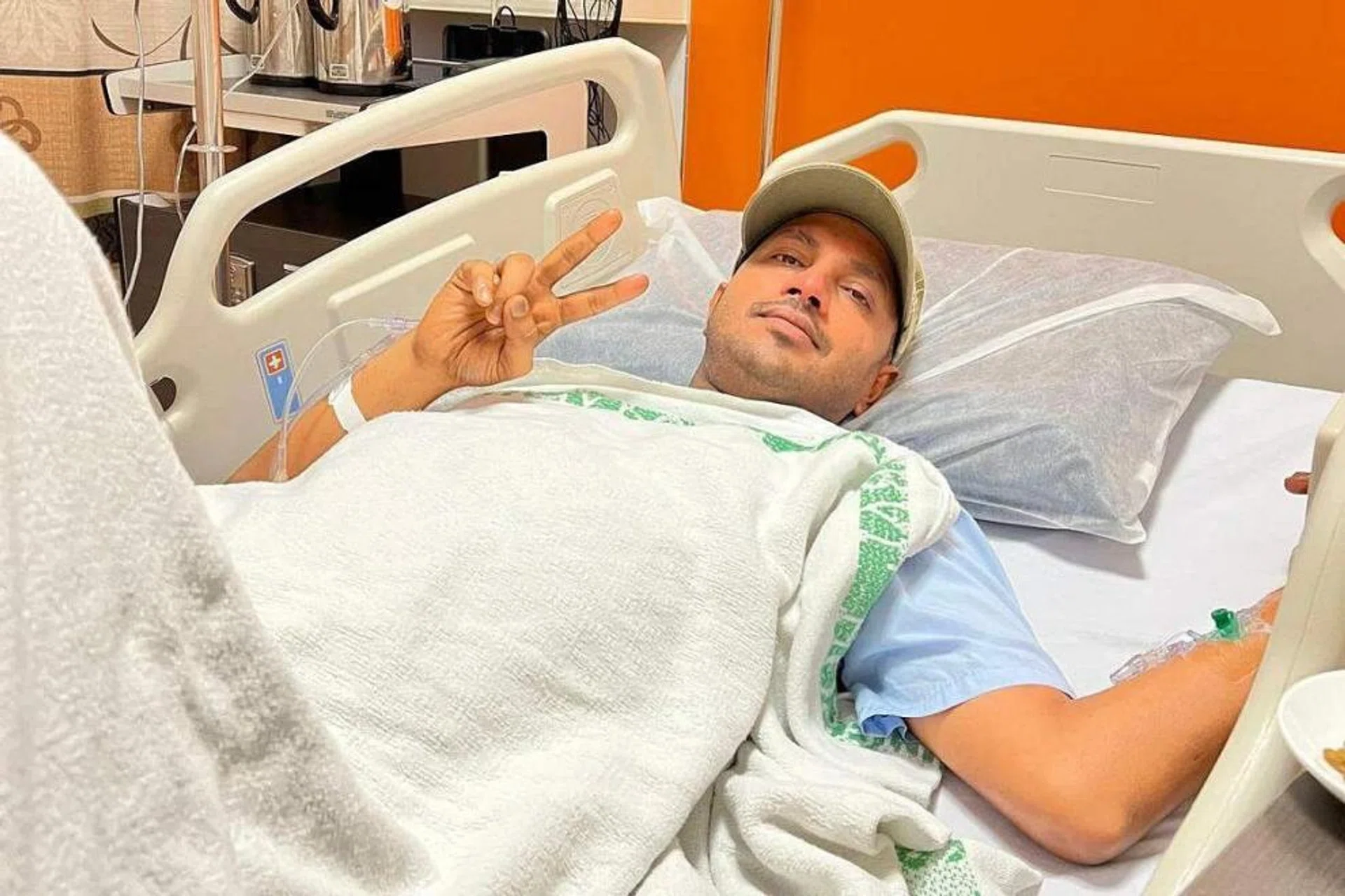 Diagnosed with terminal cancer that has spread from his colon to other parts of his body, 37-year-old Bangladeshi worker Fazley Elahi has three to six months to live if left untreated.