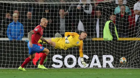 Imbalanced England fail to match lofty expectations