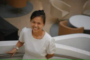 Housewife overcomes divorce to re-enter workforce and pursue MBA