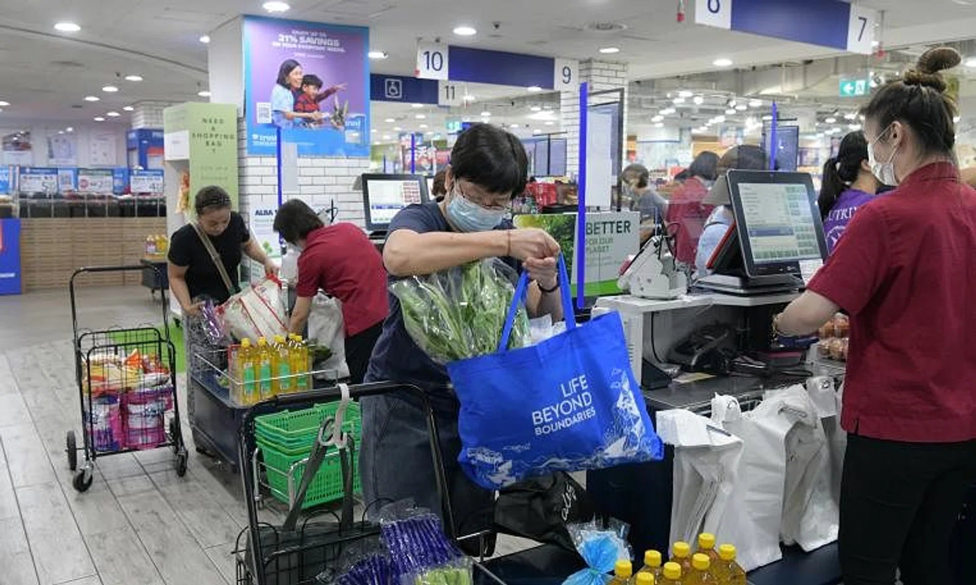 The $8 return voucher has no minimum spend requirement.