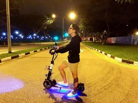 Man dies after fall from e-scooter