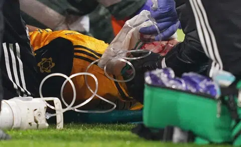 Wolves 'pray' for Jimenez recovery after win at Arsenal