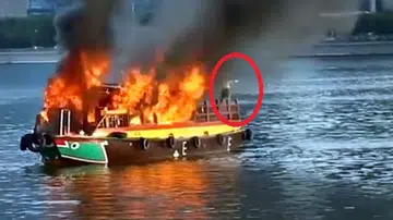 Man in bumboat blaze still missing