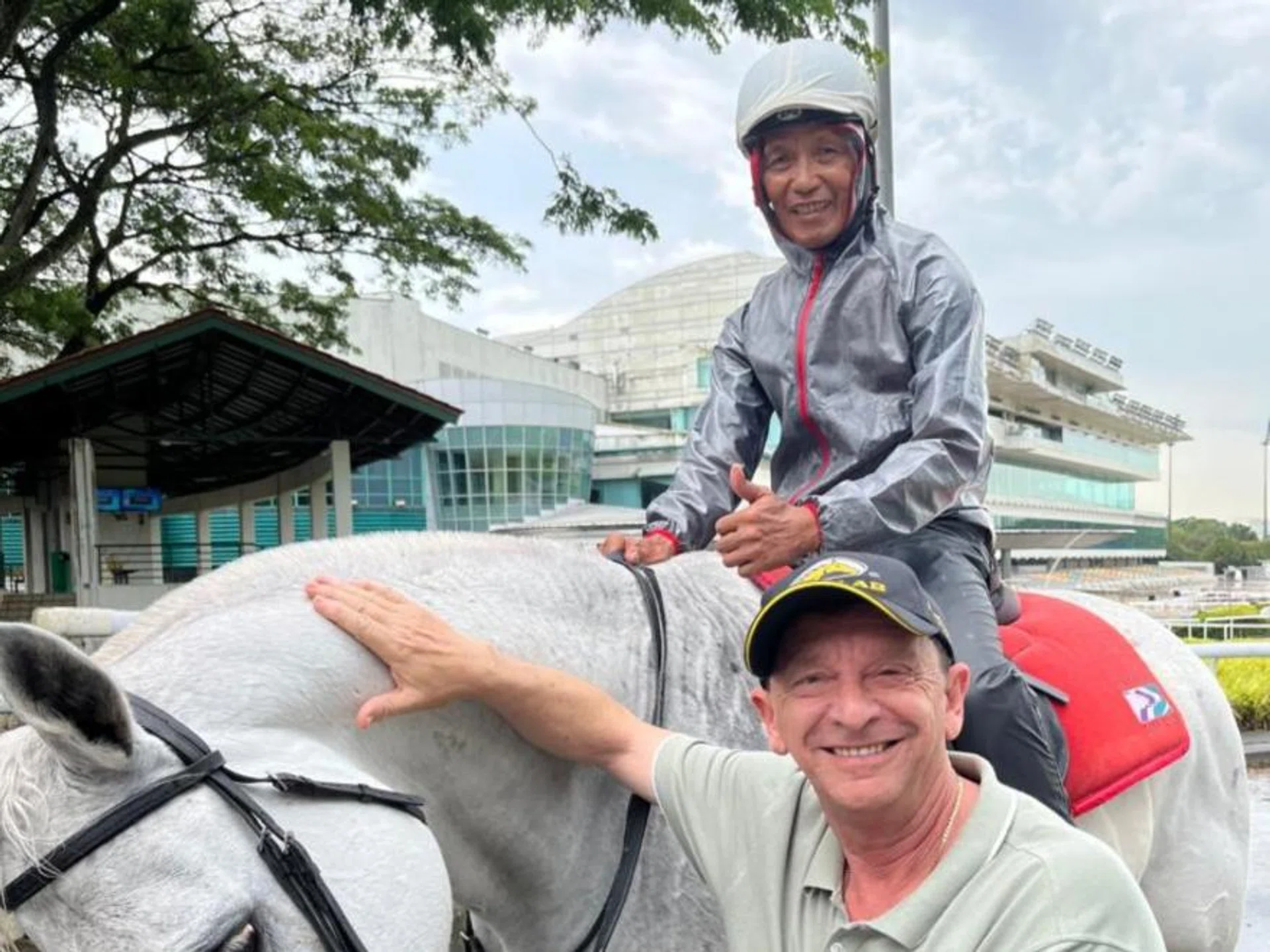 At one of his recent visits at Kranji before the closure on Oct 5, Brian Dean reconnected with his former racehorse Thebuzzdownunder, who won three races for him, and then became one of the clerks of the course horses at Kranji.


