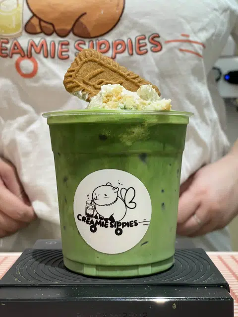 Banana pudding matcha latte from Creamie Sippies.