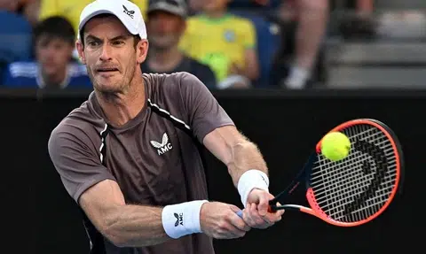 Andy Murray snaps six-match losing run in Doha opener